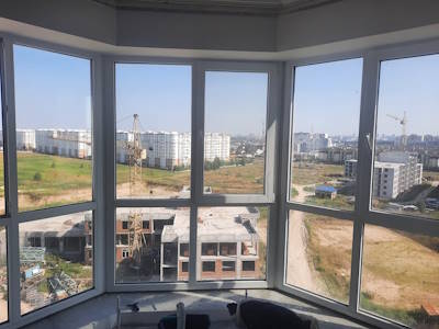 Миття вікон в новобудові