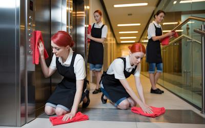 Прибирання зон загального користування